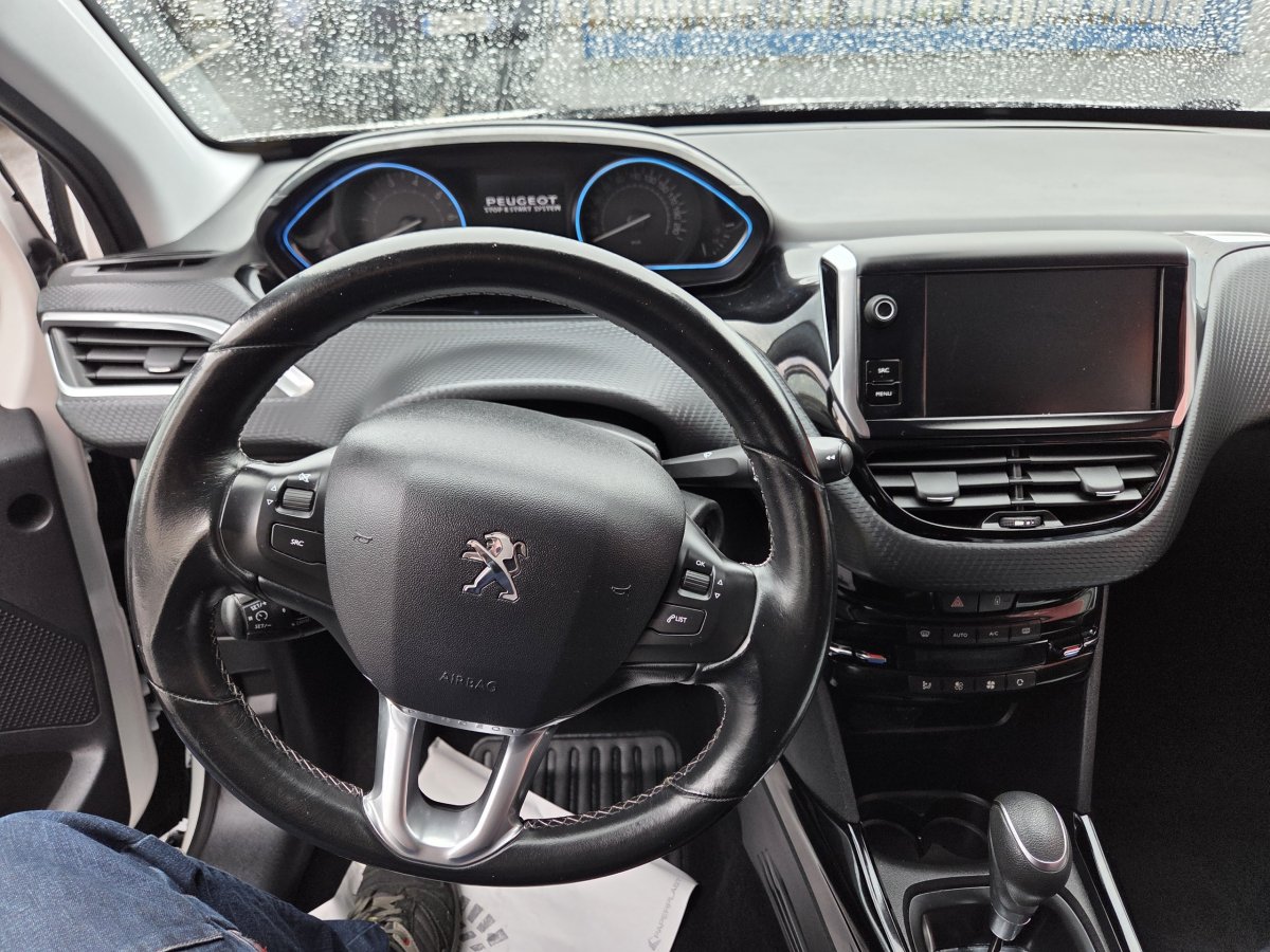 Peugeot 2008 1.2 Puretech 110 S&S EAT6 Allure